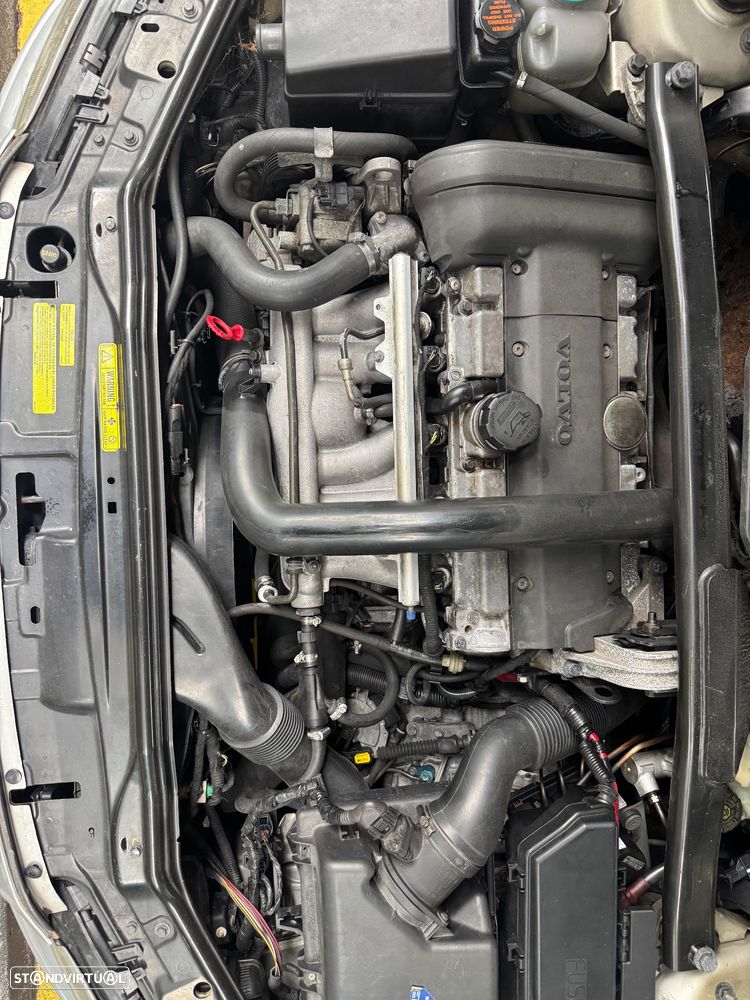 Volvo V70 R AWD - 8