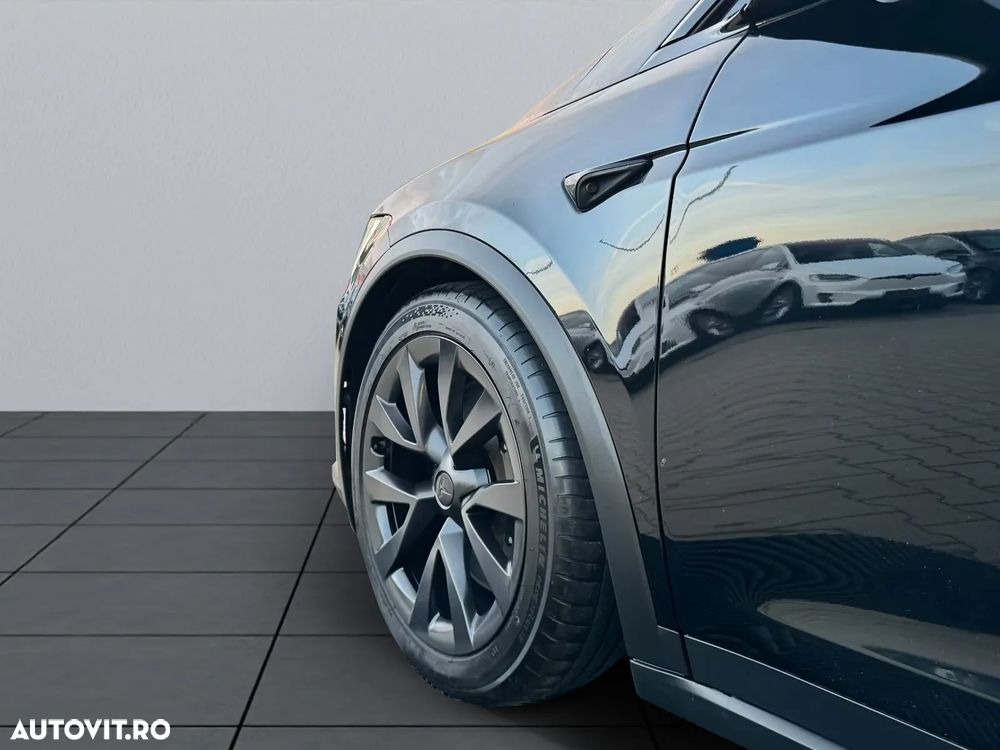 Tesla Model X Long Range - 11
