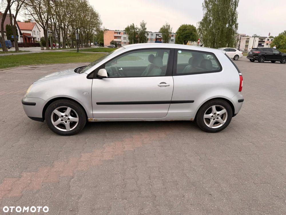 Volkswagen Polo 1.4 16V Comfortline - 8