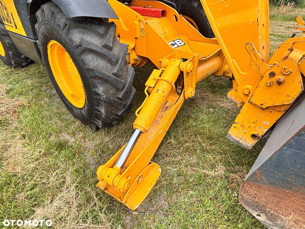 JCB - 7