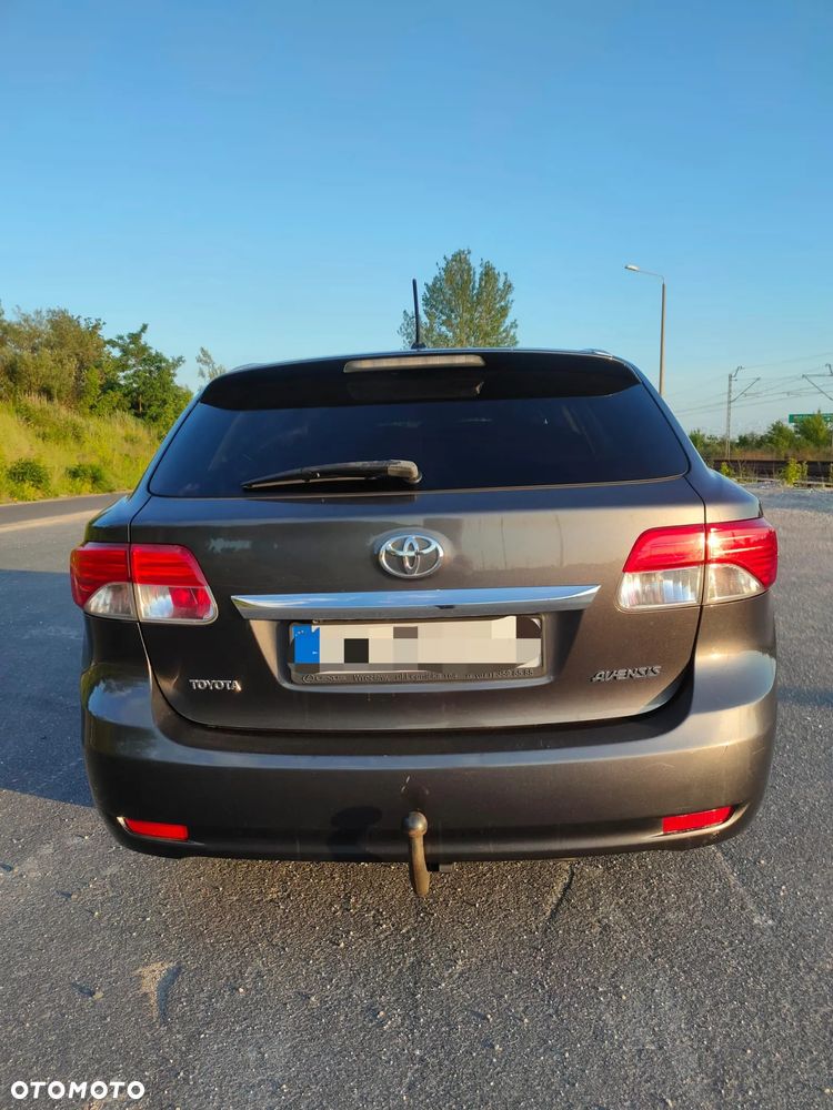 Toyota Avensis 2.0 D-4D Premium - 2