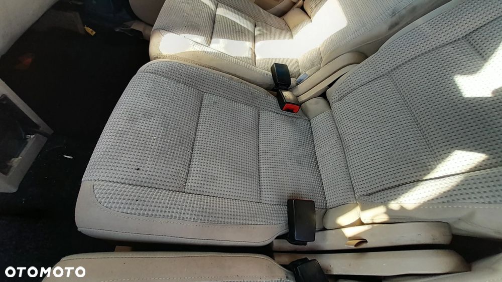 VW TOURAN I FOTEL LEWY PRAWY ŚRODEK TYŁ TYLNY nr. TOU1 - 3