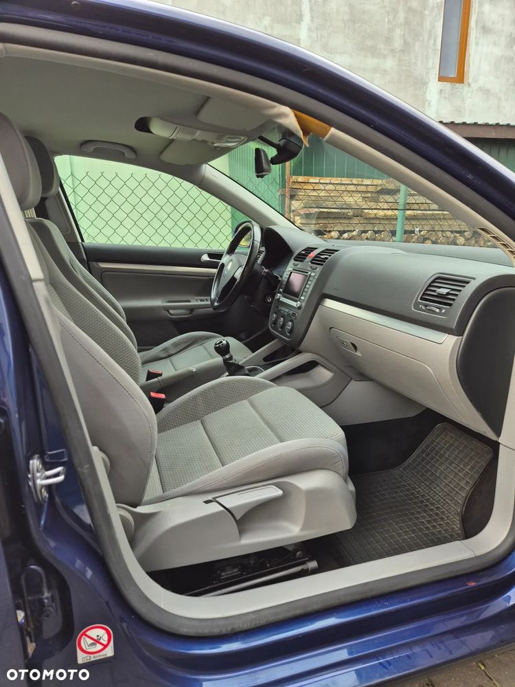 Volkswagen Jetta - 15