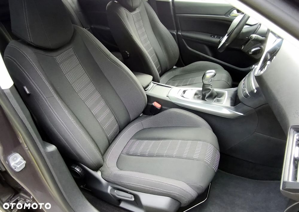 Peugeot 308 - 23