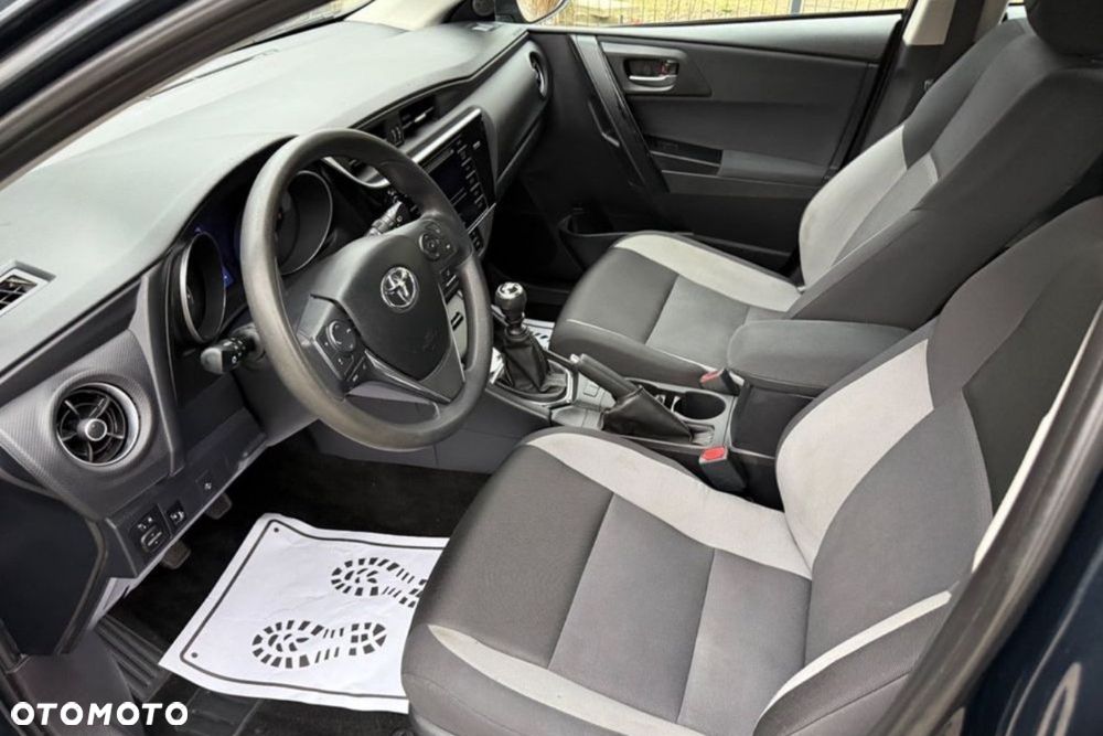 Toyota Auris 1.33 Dual-VVT-i - 9