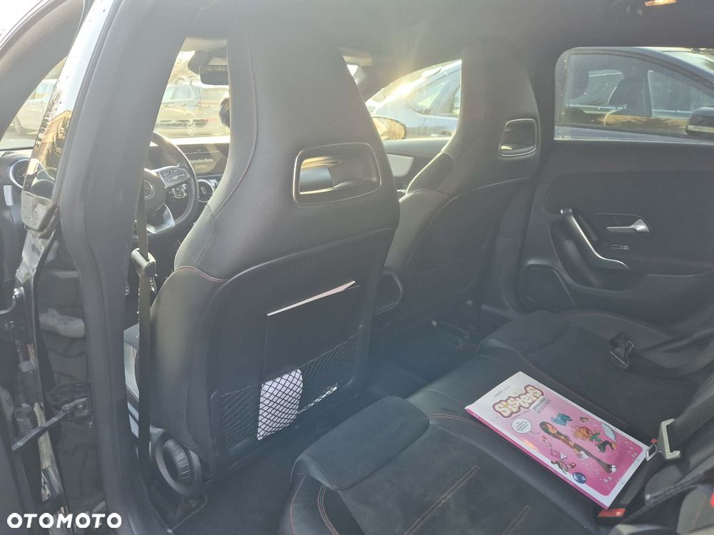 Mercedes-Benz CLA 200 7G-DCT - 10