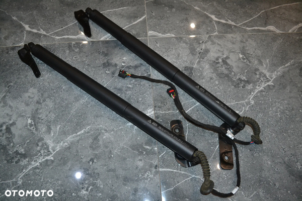 AUDI A5 8W SPORTBACK SIŁOWNIK ELEKTRYCZNEJ  KLAPY BAGAŻNIKA 8W8827851A