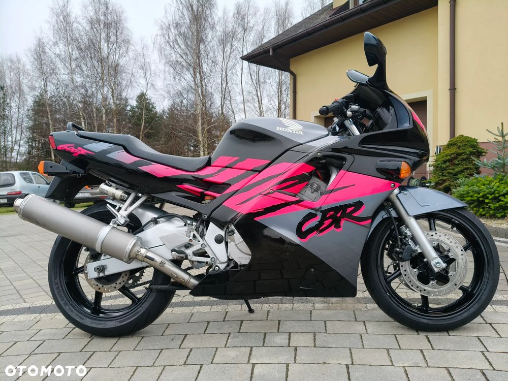 Honda CBR - 6