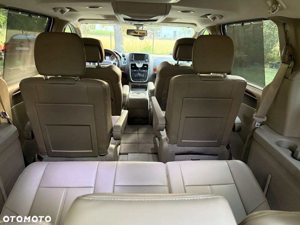 Chrysler Town & Country 3.6 Limited - 15