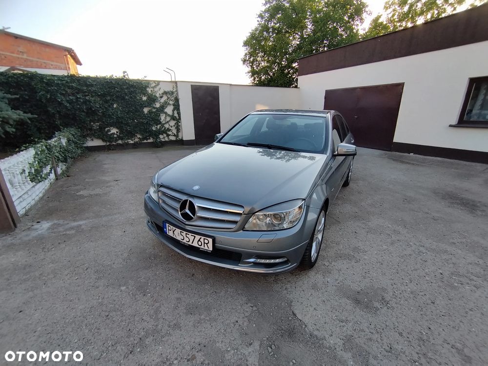 Mercedes-Benz Klasa C 180 CGI Automatik BlueEFFICIENCY Avantgarde - 4