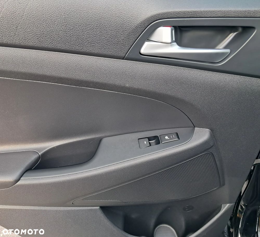 Hyundai Tucson blue 1.7 CRDi 2WD Style - 26