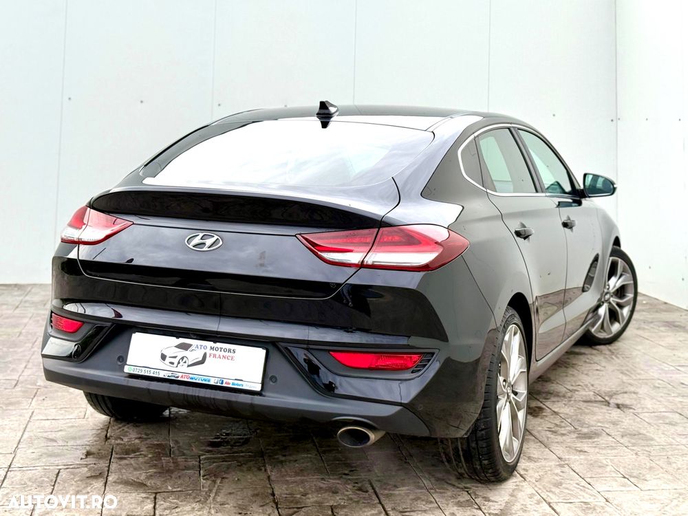 Hyundai i30 1.4 T-GDI Fastback Premium - 3