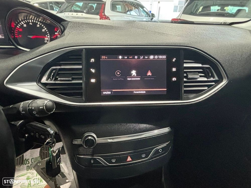 Peugeot 308 1.2 PureTech Business Line - 24