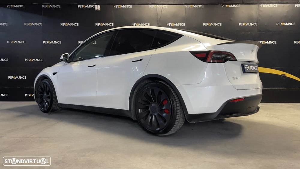 Tesla Model Y Performance Dual Motor AWD - 3
