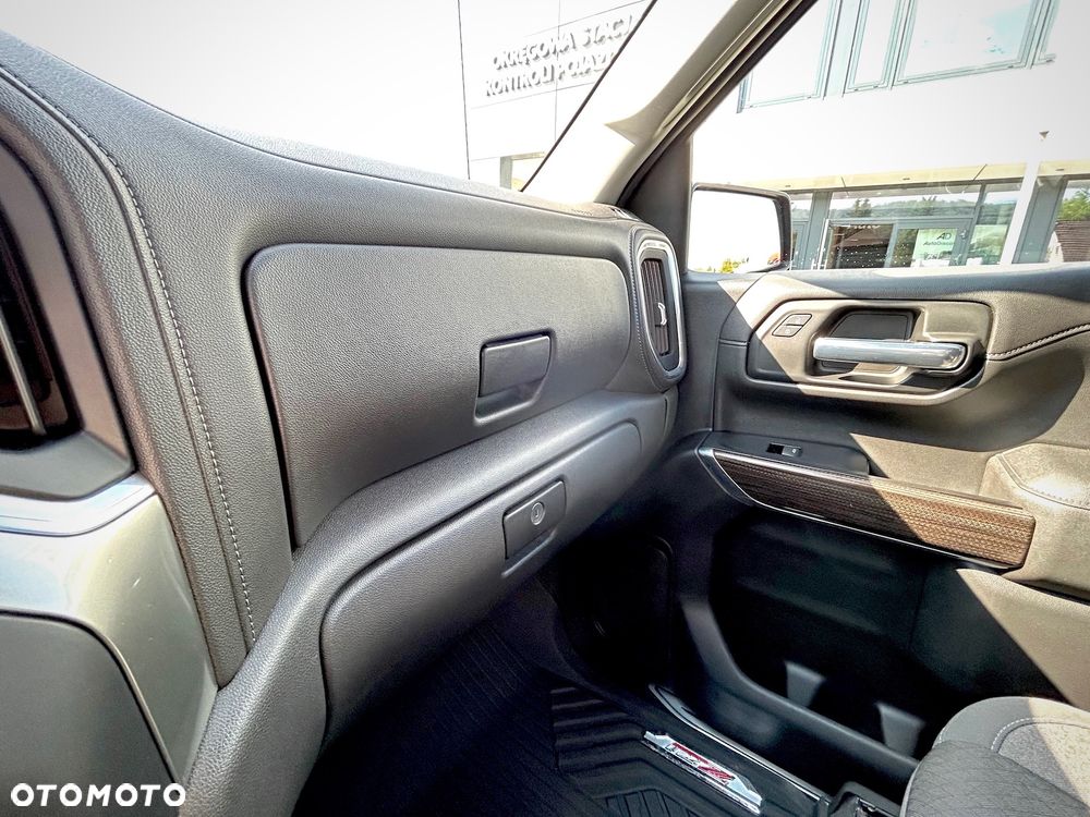 Chevrolet Silverado - 31