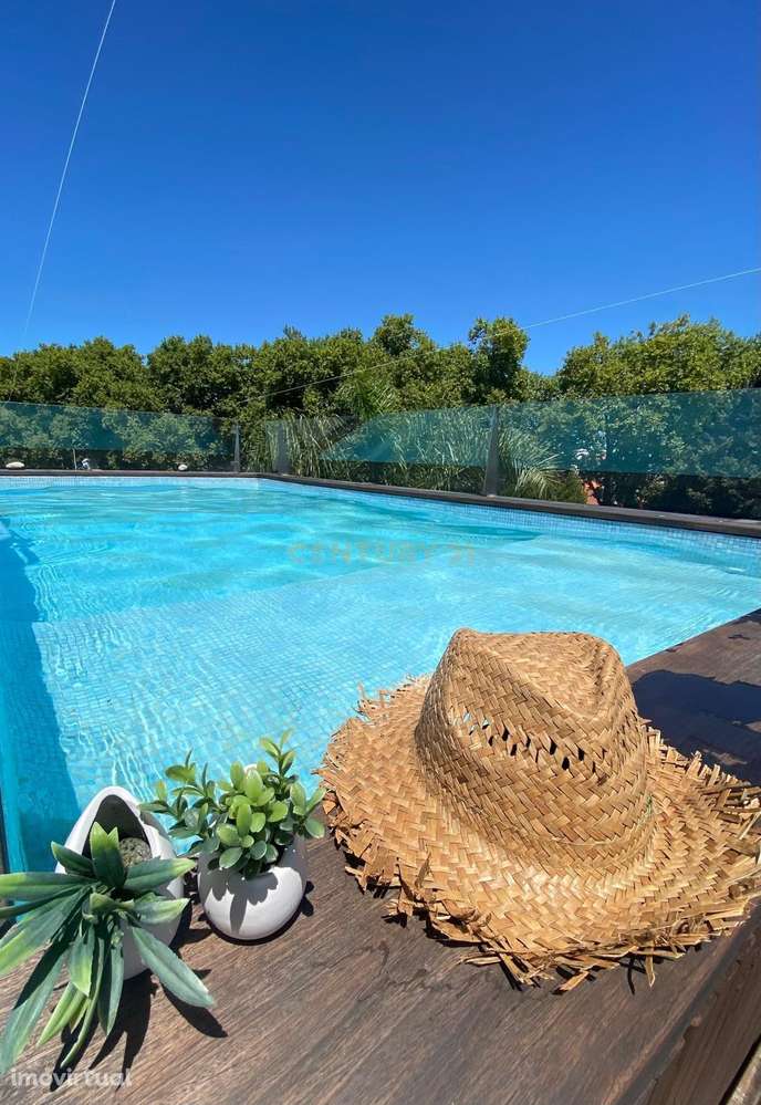 Moradia de Prestígio T3+1 com Piscina na cobertura, cinema e jardim | - Grande imagem: 2/33