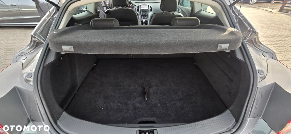 Opel Astra 1.6 Turbo Edition - 32