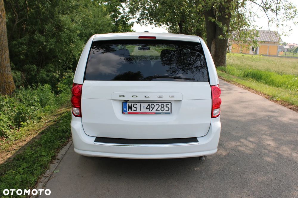 Dodge Grand Caravan - 11