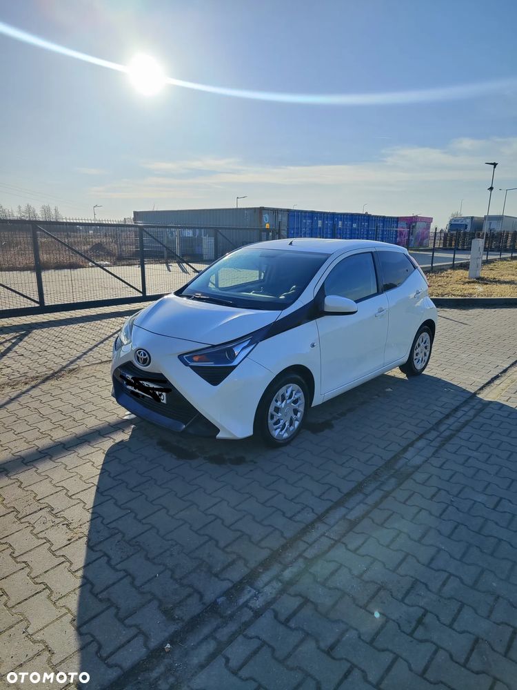 Toyota Aygo x-play - 1