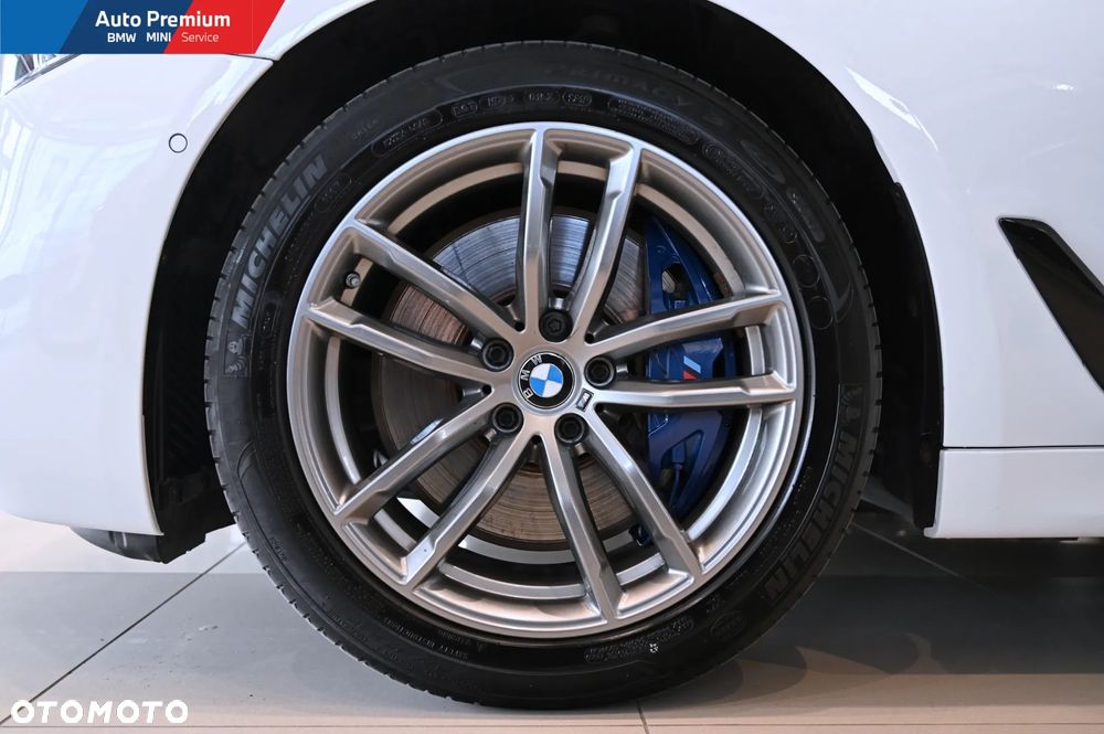 BMW Seria 5 540i xDrive - 23
