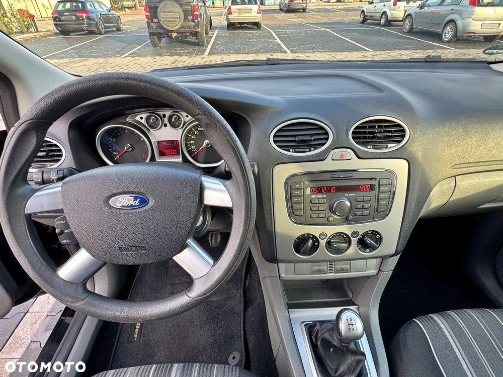 Ford Focus 1.6 16V Ambiente - 3
