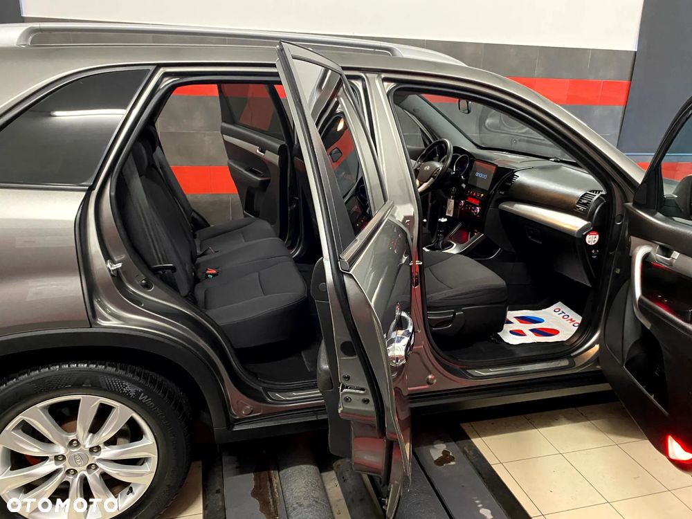 Kia Sorento 2.4 CVVT Attract - 19