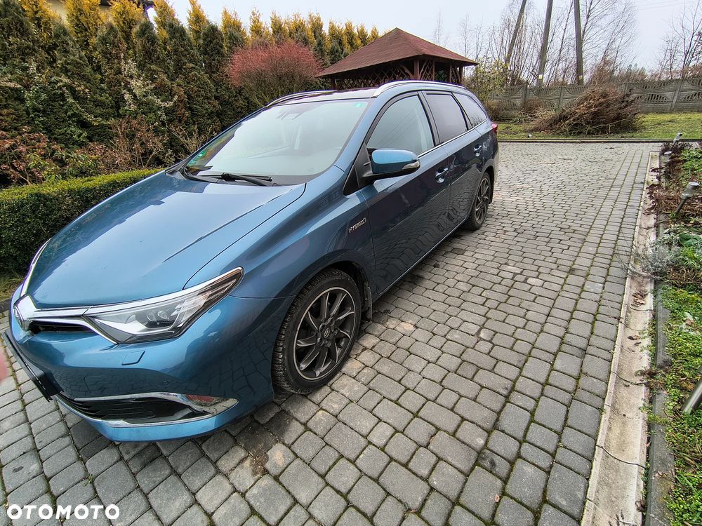 Toyota Auris 1.8 Executive - 3
