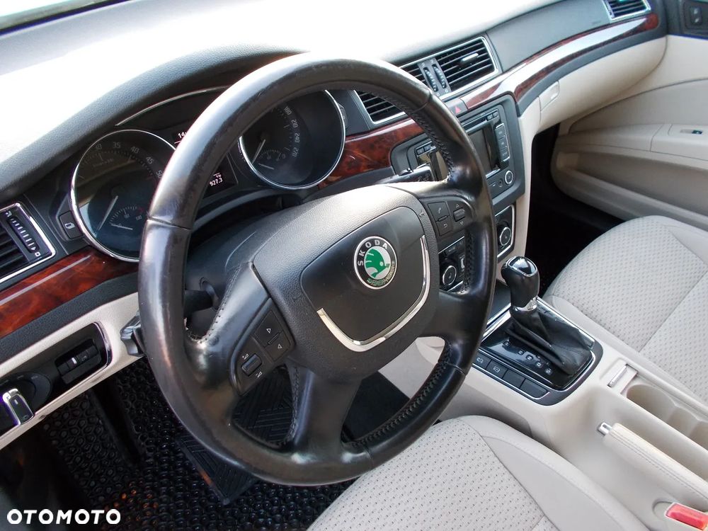 Skoda Superb 2.0 TDI Business DSG - 20