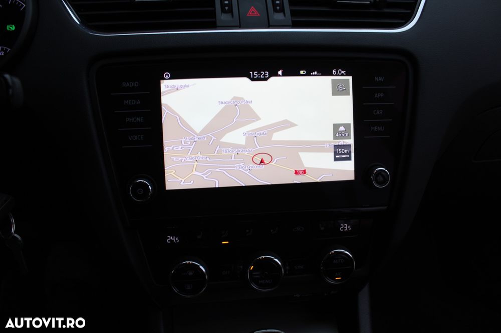 Skoda Octavia 1.6 TDI DSG Ambition - 13