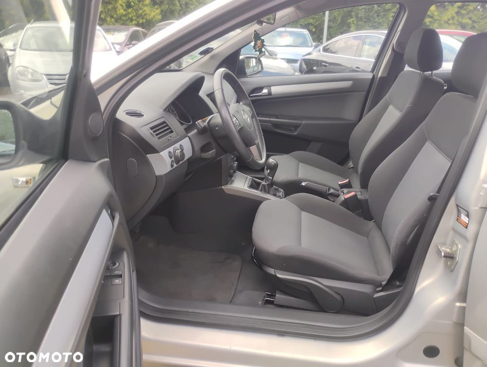 Opel Astra - 16