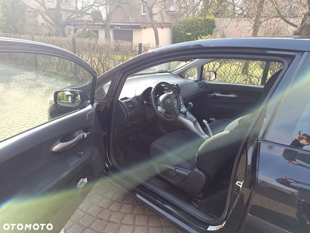 Toyota Auris - 10