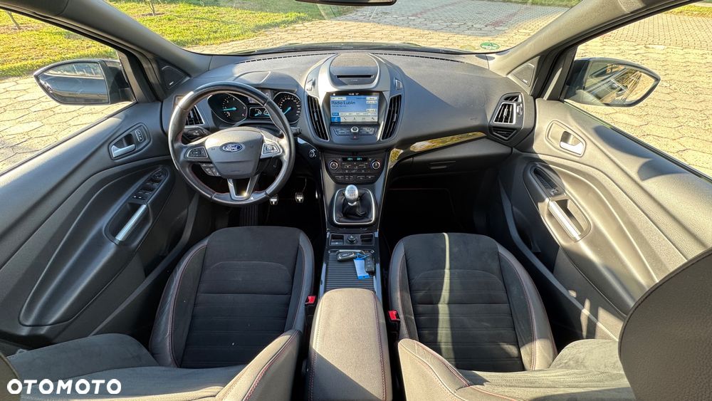 Ford Kuga 2.0 TDCi 4x4 ST-Line - 6