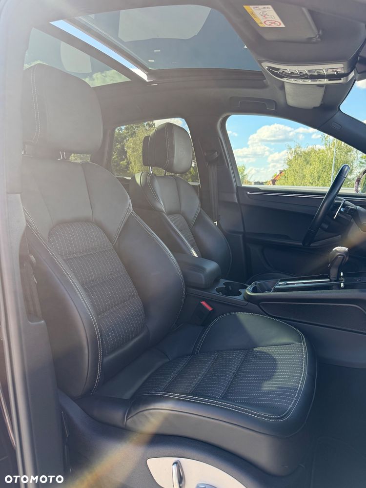 Porsche Macan T - 15