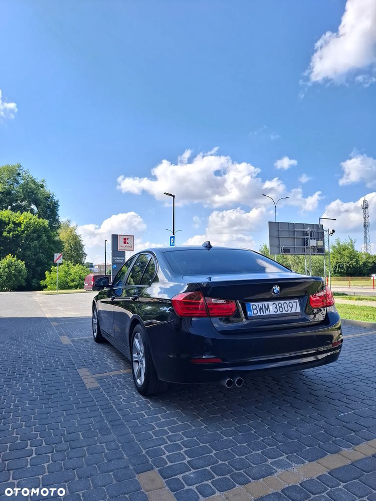 BMW Seria 3 325d Sport - 4