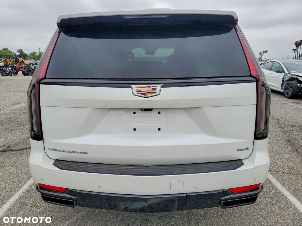 Cadillac Escalade - 5