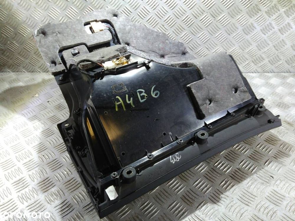 SCHOWEK AUDI A4 B6 - 2