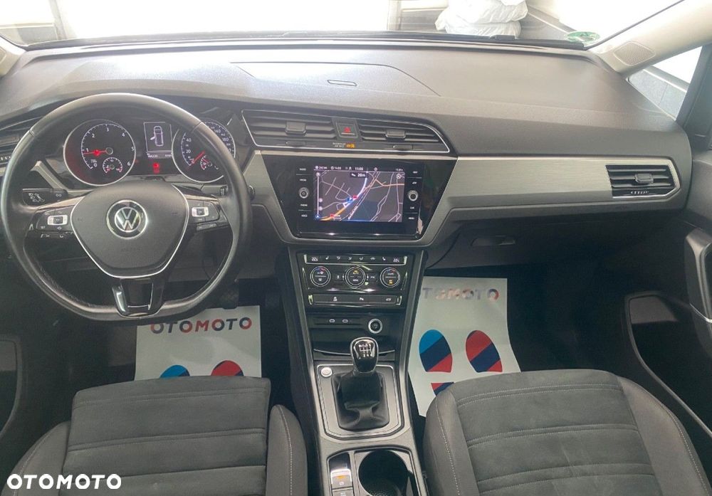 Volkswagen Touran 2.0 TDI SCR Comfortline - 9
