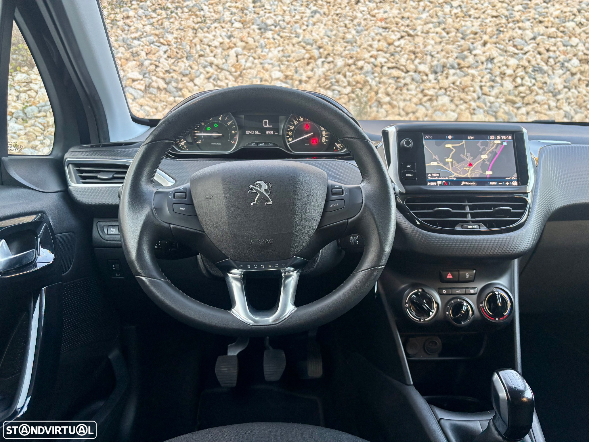 Peugeot 208 1.2 PureTech Signature - 28