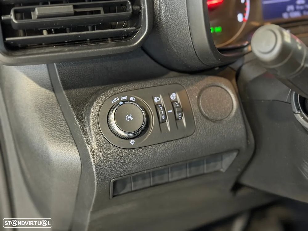 Opel Combo 1.5 CDTi 100HP 3L - 18