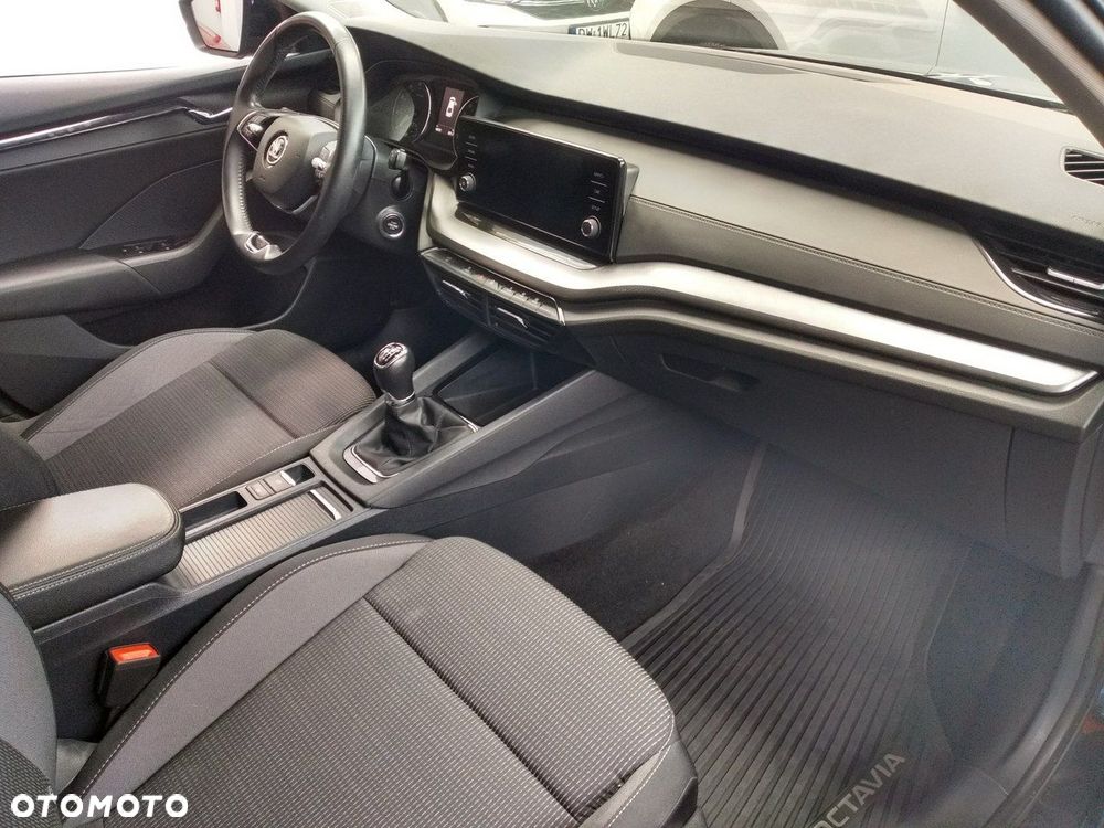 Skoda Octavia - 25