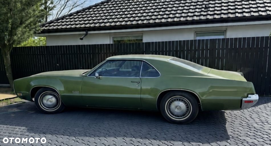 Oldsmobile Toronado - 9