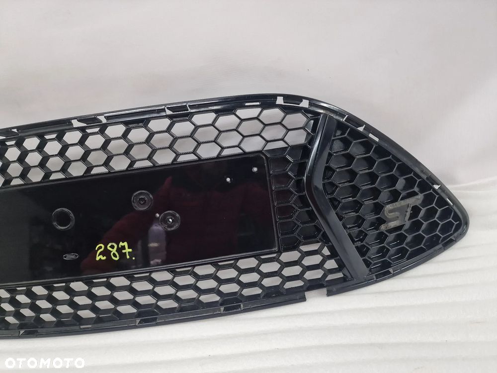 FORD FOCUS MK3 ST / ST-LINE 12- KRATKA ŚRODKOWA ZDERZAKA PRZEDNIEGO PRZÓD , NR CM51-17B968-A , NR AUKCJI KR287 - 5