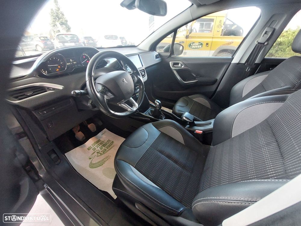 Peugeot 2008 1.2 PureTech Allure - 9
