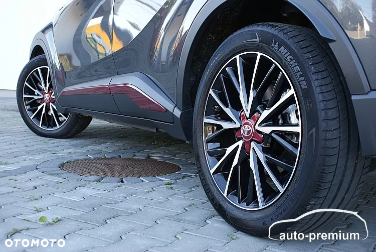 Toyota C-HR 1.8 Hybrid Neon Lime powered by JBL - 33