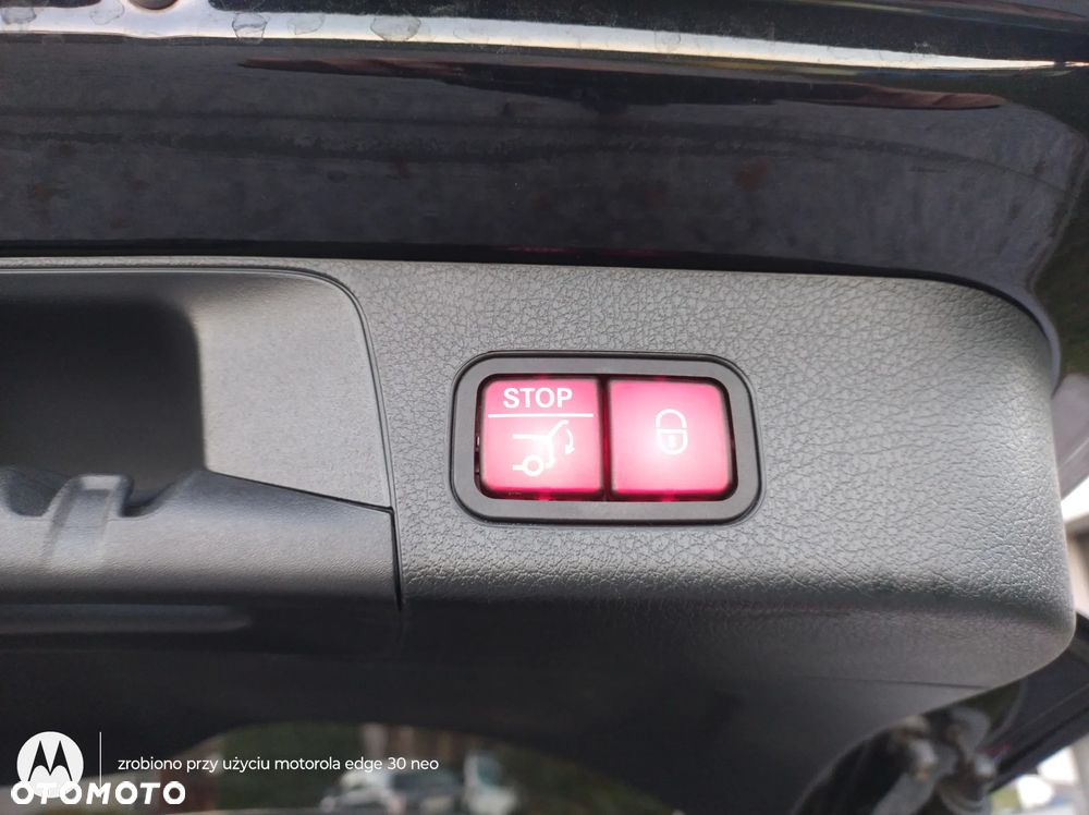 Mercedes-Benz GLB 200 d 4-Matic AMG Line 8G-DCT - 39