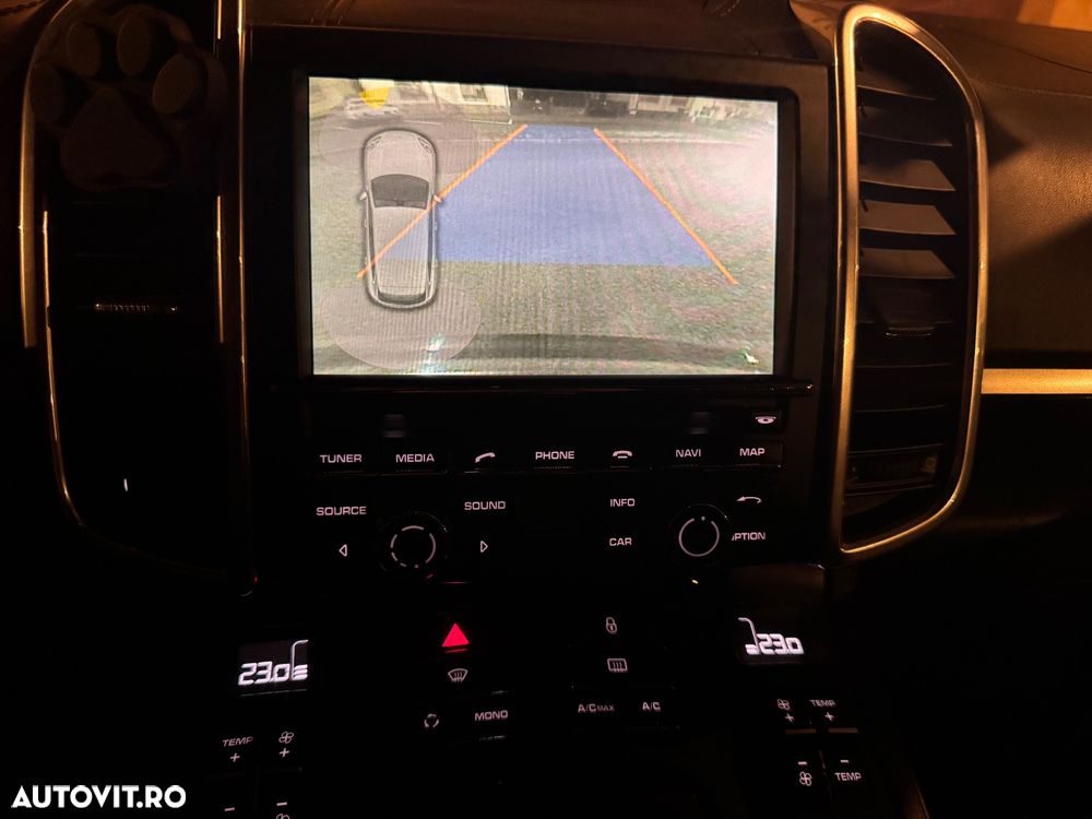 Porsche Cayenne Platinum Edition - 19