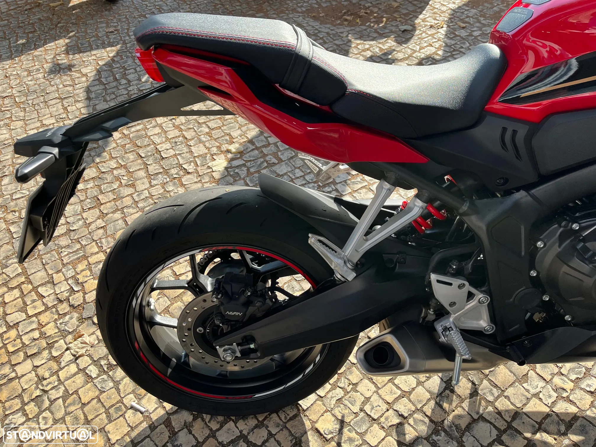 Honda CBR 650 RA - 12