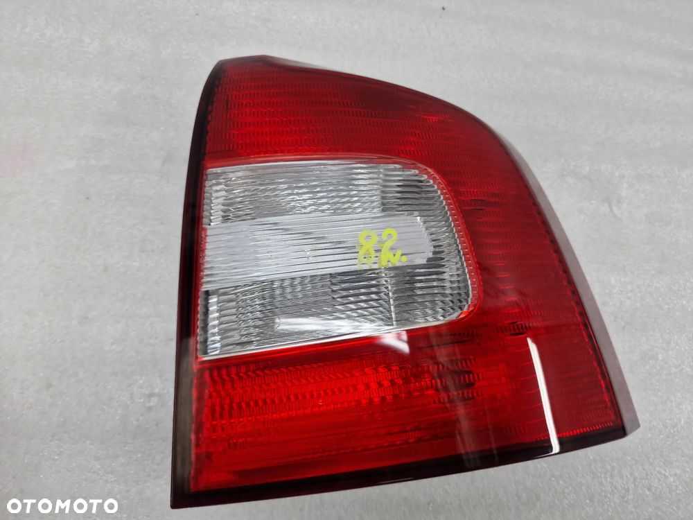 SKODA OCTAVIA 1Z0 / 1Z9 II 2 LIFT 08-12 PRAWA LAMPA TYLNA TYLNIA TYŁ , NR 1Z9945096A , NR LMT82 - 1