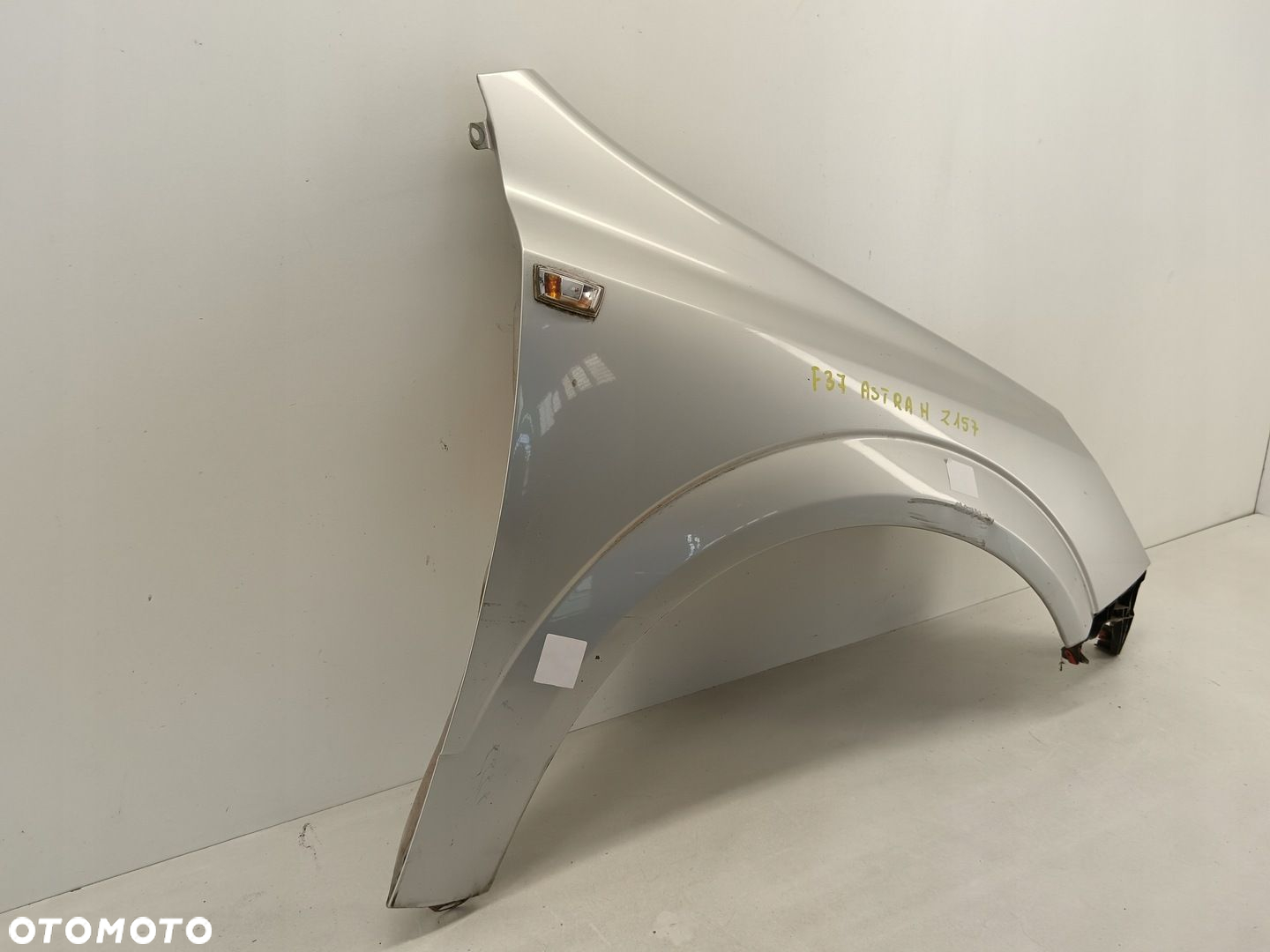 BŁOTNIK PRAWY PRZEDNI OPEL ASTRA III H 04-09 Z157 - 3