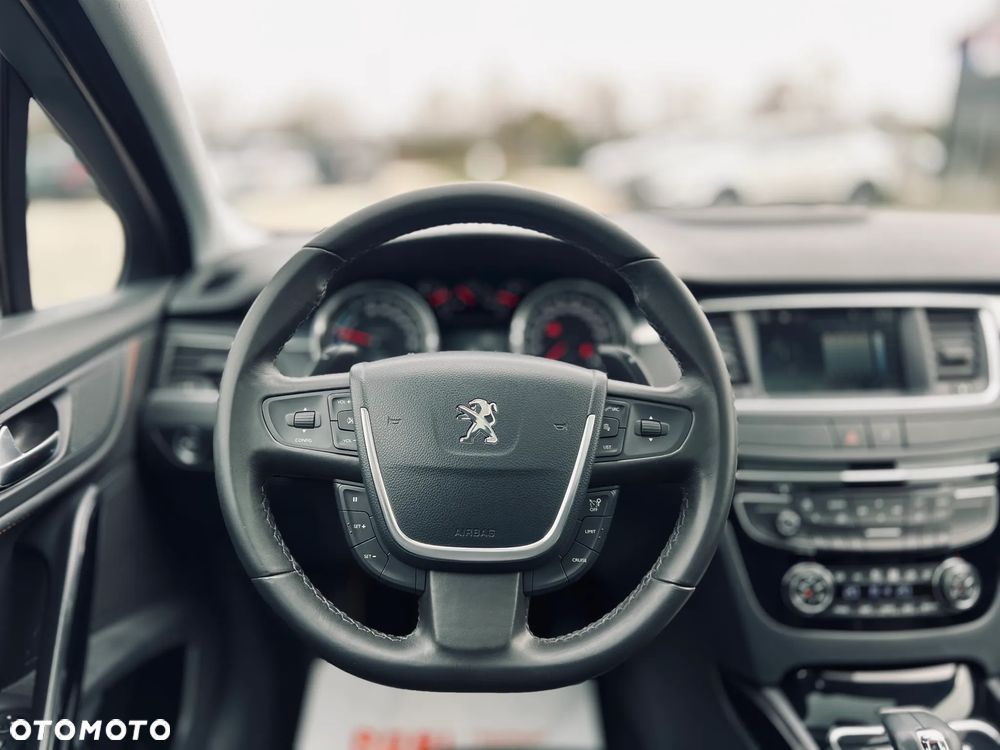 Peugeot 508 RXH Hybrid4 - 28